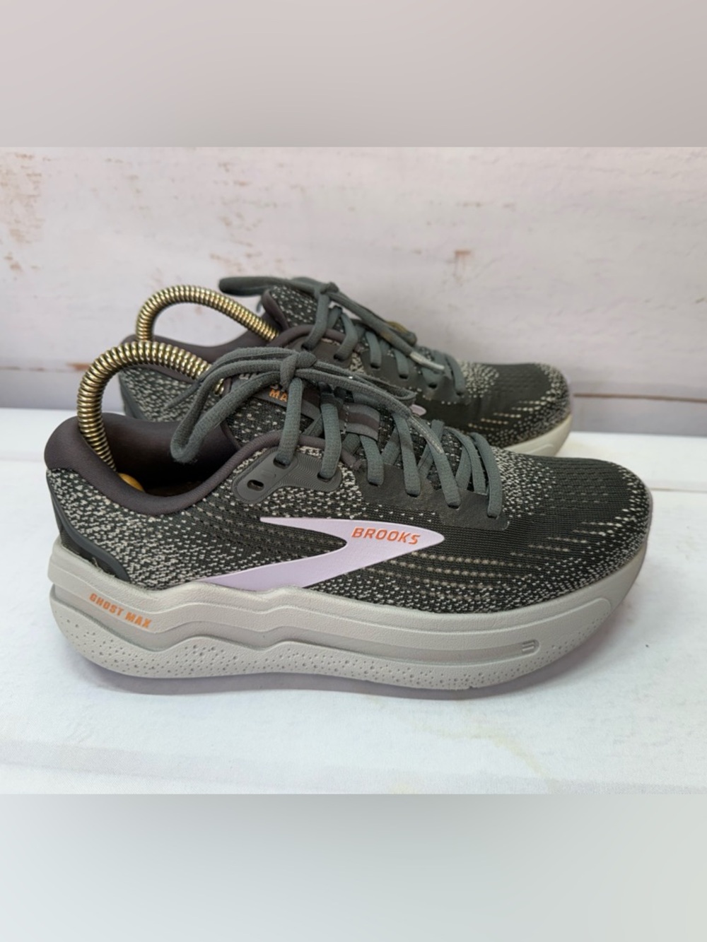 Brooks Ghost Max 2 Wide Ebony Sweet Lavender Alloy Womens Size 7.5B Running Shoe